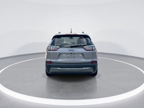 Used 2019 Jeep Cherokee Limited FWD image 8