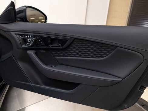 Used 2024 Jaguar F-TYPE R AWD/4WD image 21