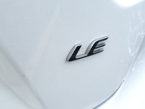 Used 2025 Toyota Corolla LE image 8