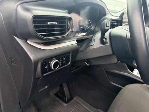Used 2024 Ford Explorer XLT AWD/4WD image 29