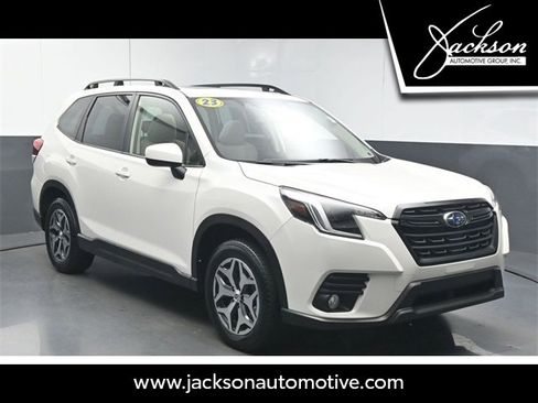 Used 2023 Subaru Forester Premium image 1