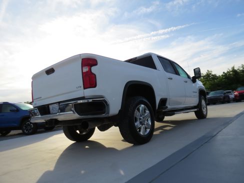 Certified 2022 Chevrolet Silverado 2500 LTZ w/ LTZ Premium Package AWD/4WD image 5