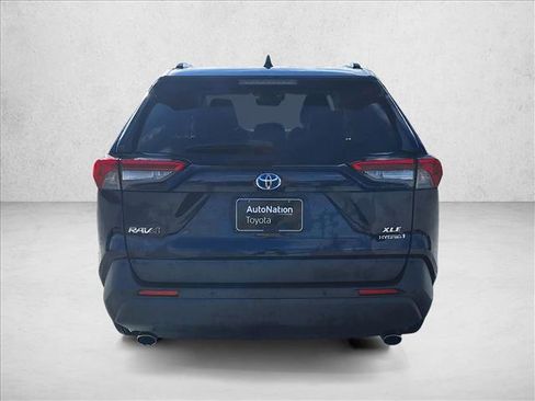 Certified 2019 Toyota RAV4 XLE w/ Convenience Package AWD/4WD image 5