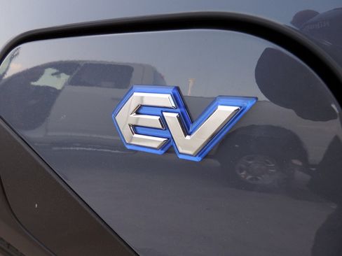 Used 2023 Subaru Solterra AWD image 10