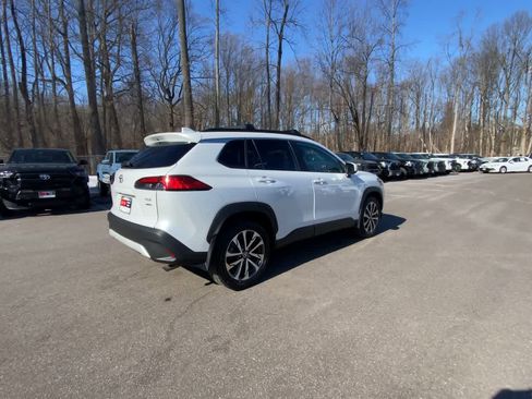 Used 2023 Toyota Corolla Cross XLE w/ Convenience Package image 16