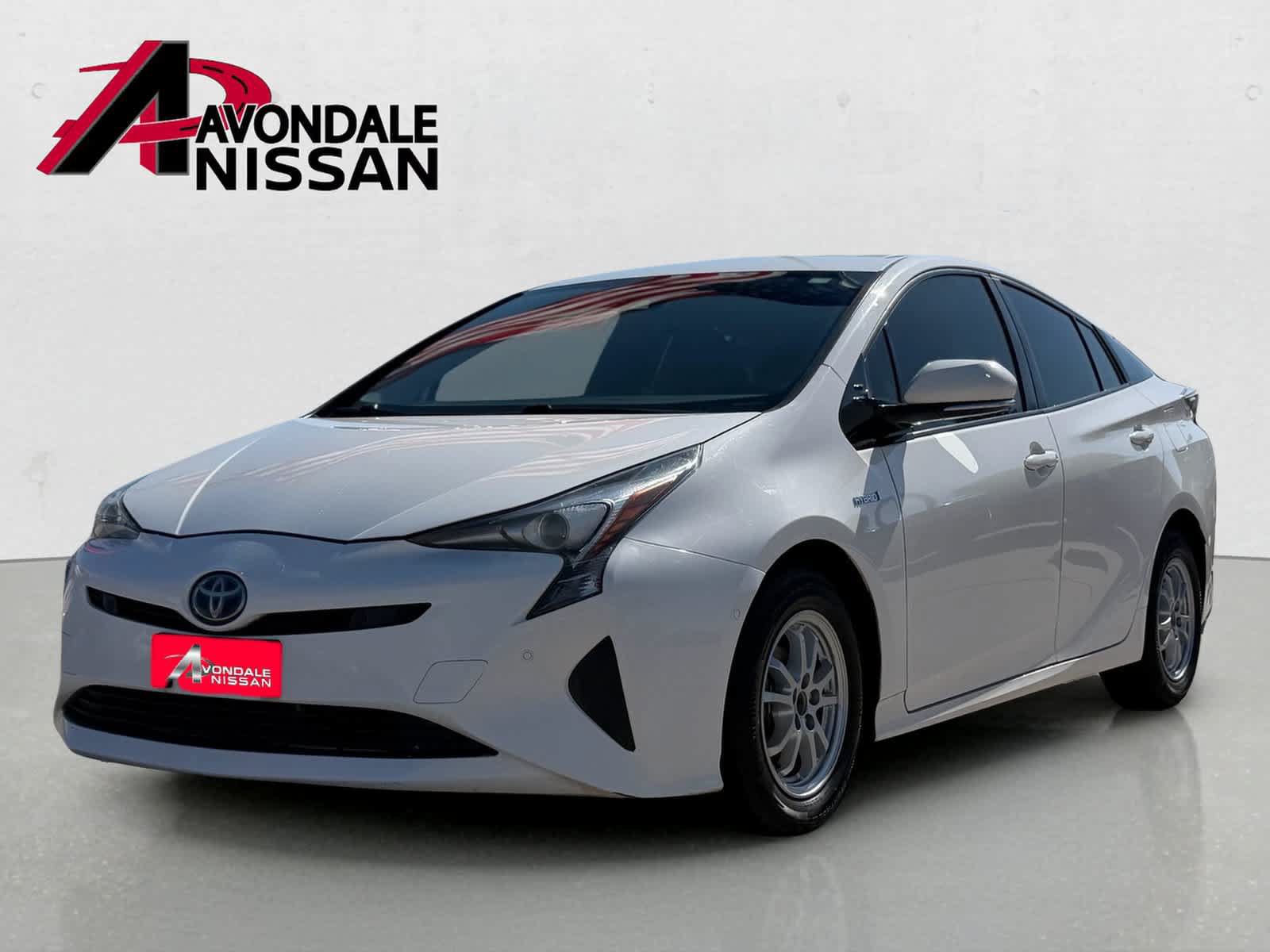Used 2018 Toyota Prius Three FWD image 2