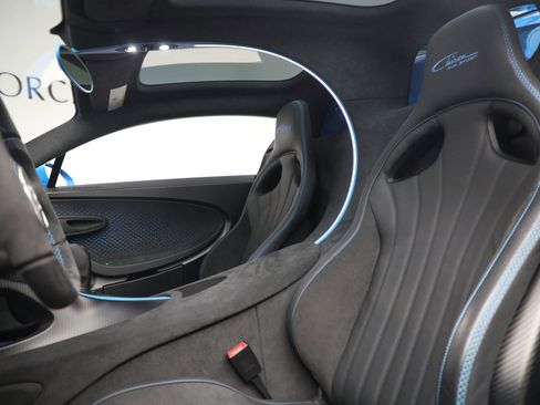 Used 2021 Bugatti Chiron Pur Sport image 24