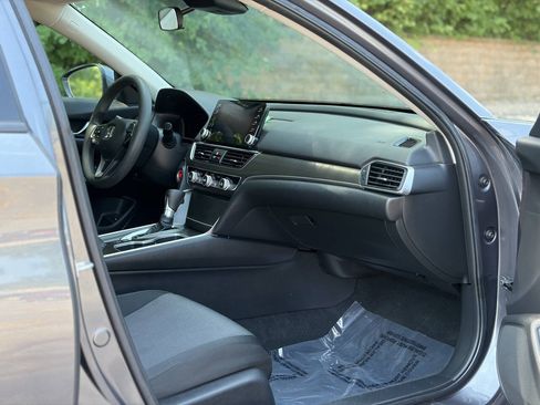 Used 2022 Honda Accord LX image 10