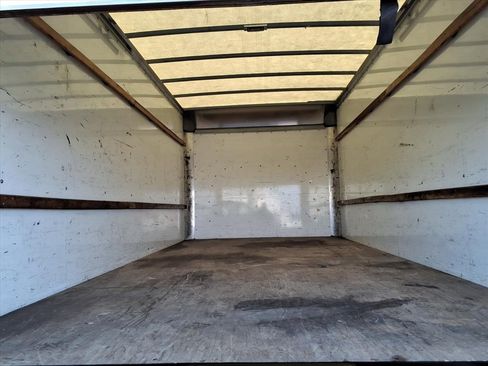 Used 2021 GMC Savana 3500 Extended w/ Power Convenience Package image 17