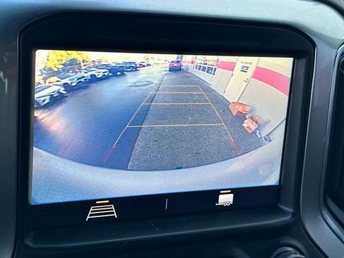 Used 2021 Chevrolet Silverado 1500 LT image 22