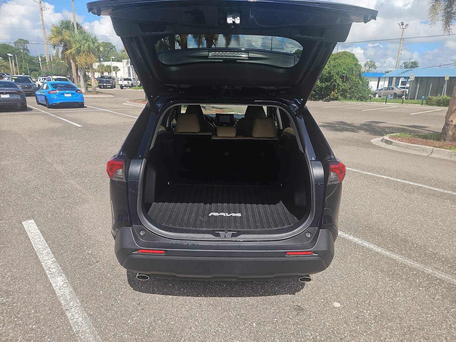 Used 2021 Toyota RAV4 XLE Premium FWD image 21