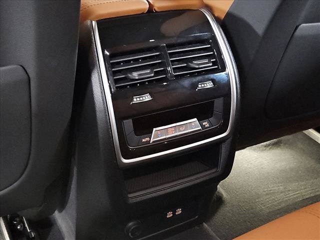 Certified 2026 BMW X5 sDrive40i w/ Parking Assistance Package RWD image 18
