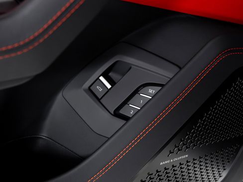 Used 2024 Lamborghini Urus S image 26