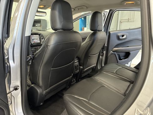 Used 2018 Jeep Compass Limited AWD/4WD image 14