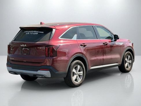 Certified 2025 Kia Sorento LX image 4