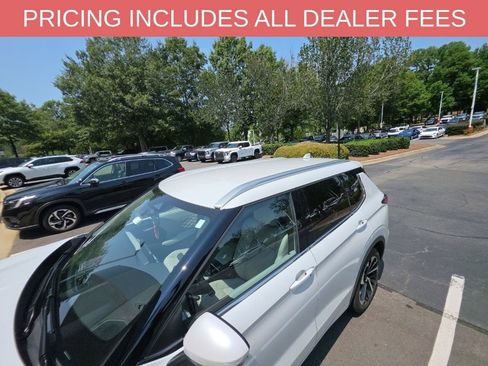 Used 2023 Mitsubishi Outlander SEL FWD image 3