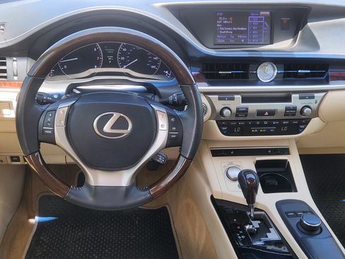 Used 2013 Lexus ES 350 w/ Premium Pkg FWD image 27