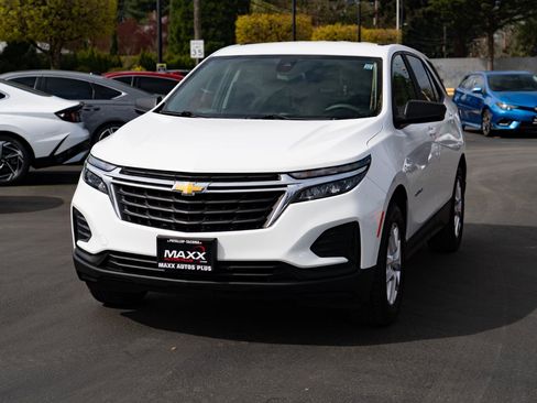 Used 2022 Chevrolet Equinox LS w/ LS Convenience Package image 4