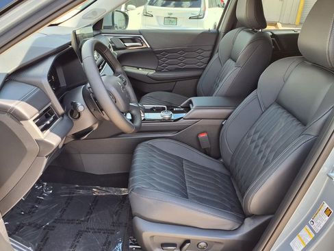 Used 2026 Mitsubishi Outlander SEL FWD image 13