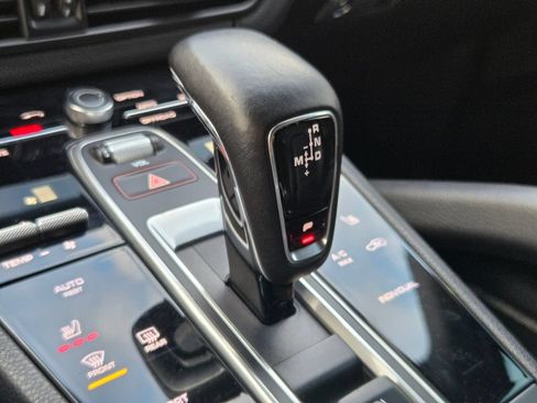 Used 2019 Porsche Cayenne AWD/4WD image 31