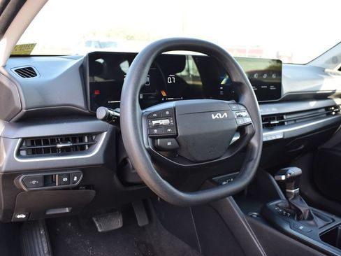 Used 2025 Kia K4 FWD image 9