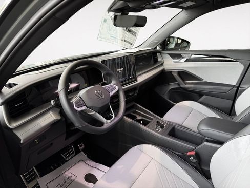 New 2026 Volkswagen Tiguan SE R-Line AWD/4WD image 8