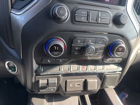 Used 2021 Chevrolet Silverado 1500 LT image 18