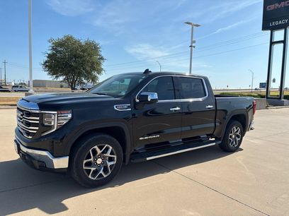 Used 2022 GMC Sierra 1500 SLT w/ SLT Convenience Package