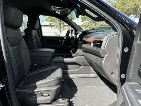 Certified 2025 GMC Yukon Denali image 19