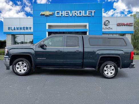 Used 2017 GMC Sierra 1500 SLE w/ SLE Value Package AWD/4WD image 2