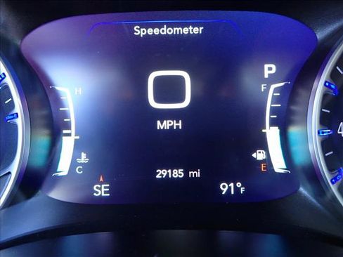 Used 2024 Chrysler Pacifica Touring-L FWD image 29