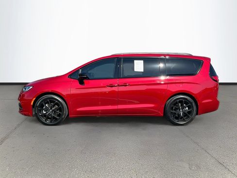 Used 2026 Chrysler Pacifica Limited w/ S Appearance Package FWD image 4