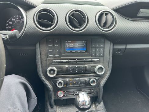 Used 2018 Ford Mustang Coupe image 19