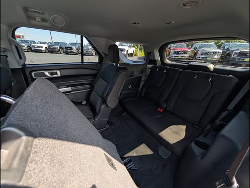 Certified 2023 Ford Explorer XLT AWD/4WD image 33
