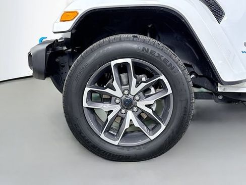 Used 2024 Jeep Wrangler Unlimited image 27