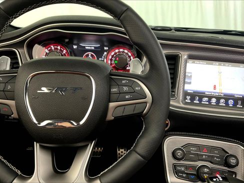 Used 2016 Dodge Challenger SRT Hellcat RWD image 12