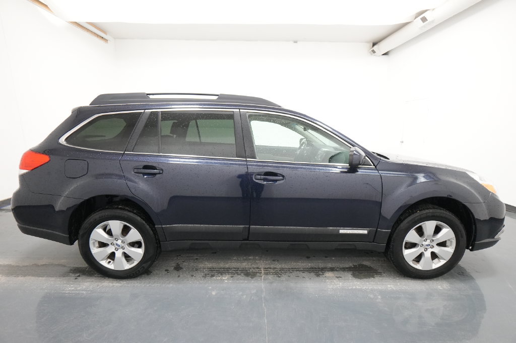 Used 2012 Subaru Outback 2.5i Limited w/ Moonroof Pkg AWD/4WD image 9