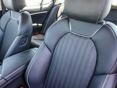 Used 2026 Genesis G70 2.5T Prestige RWD image 29
