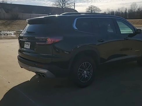 Used 2025 GMC Acadia Elevation image 8