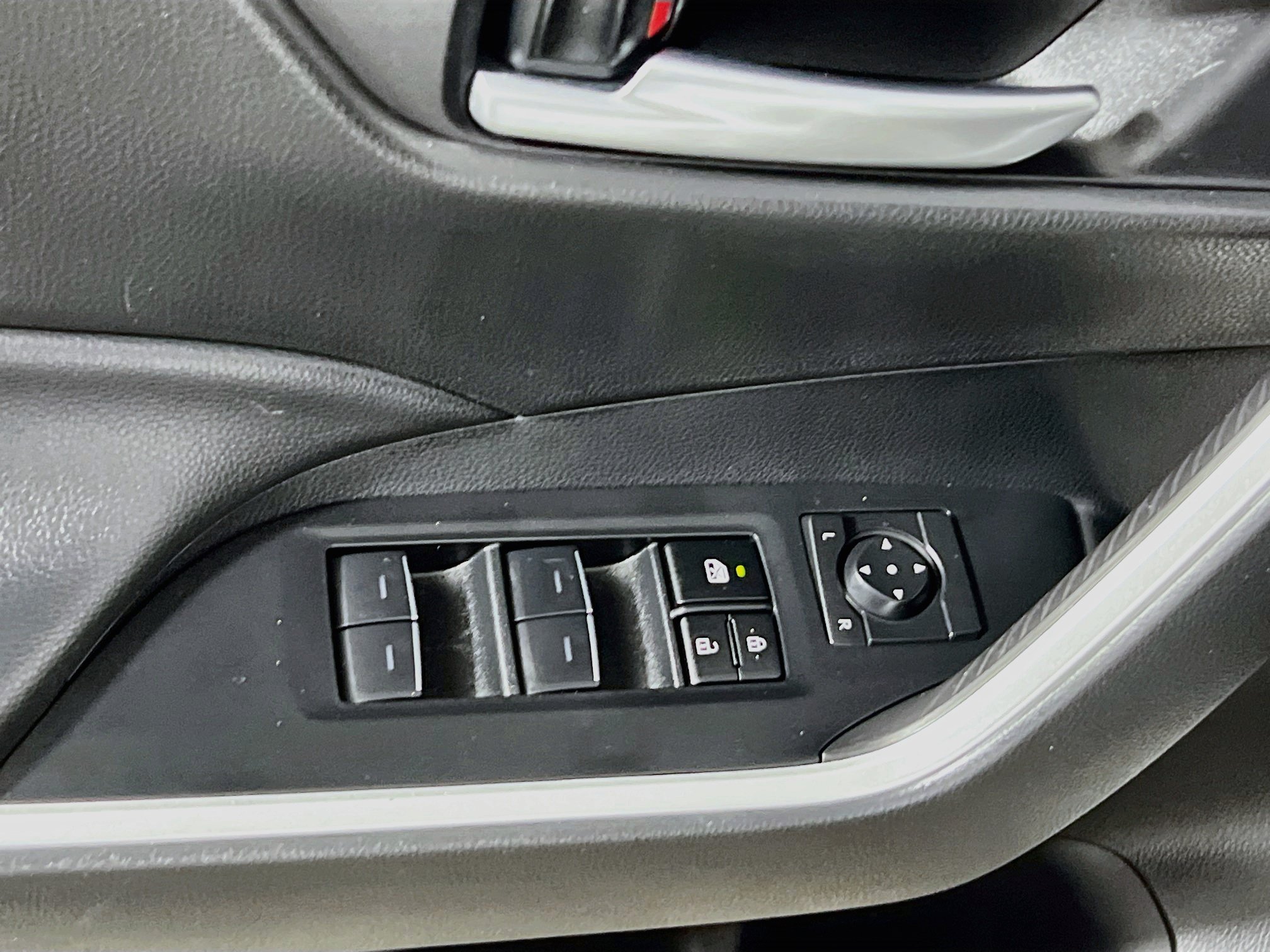 Used 2024 Toyota RAV4 XLE w/ Convenience Package AWD/4WD image 17
