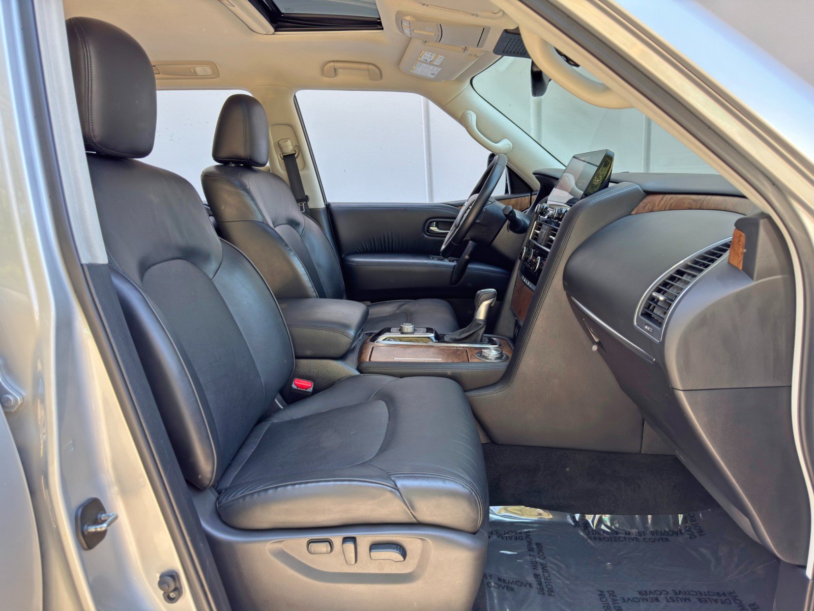 Used 2021 Nissan Armada SL w/ Captain's Chairs Package AWD/4WD image 16