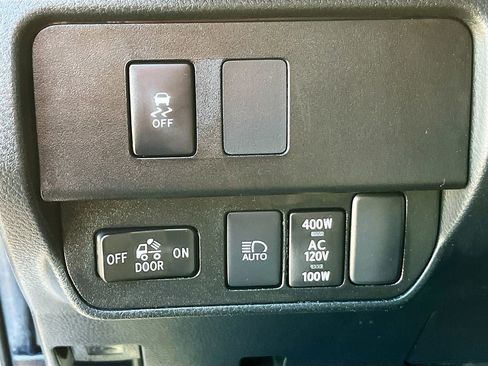 Used 2022 Toyota Tacoma TRD Off-Road w/ Technology Package image 10