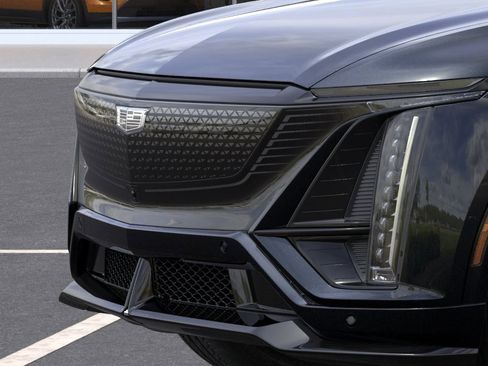 New 2026 Cadillac Lyriq V AWD/4WD image 37