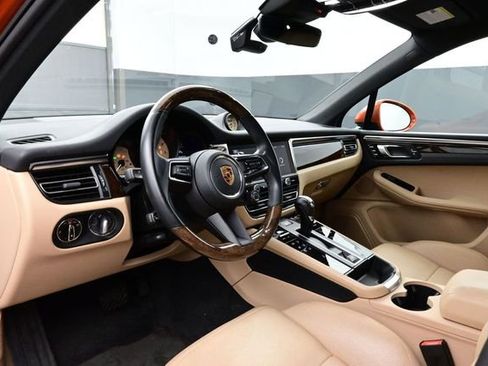 Certified 2023 Porsche Macan S AWD/4WD image 4