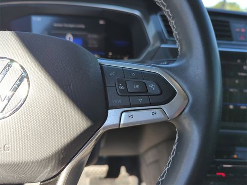 Used 2022 Volkswagen Tiguan SE image 35