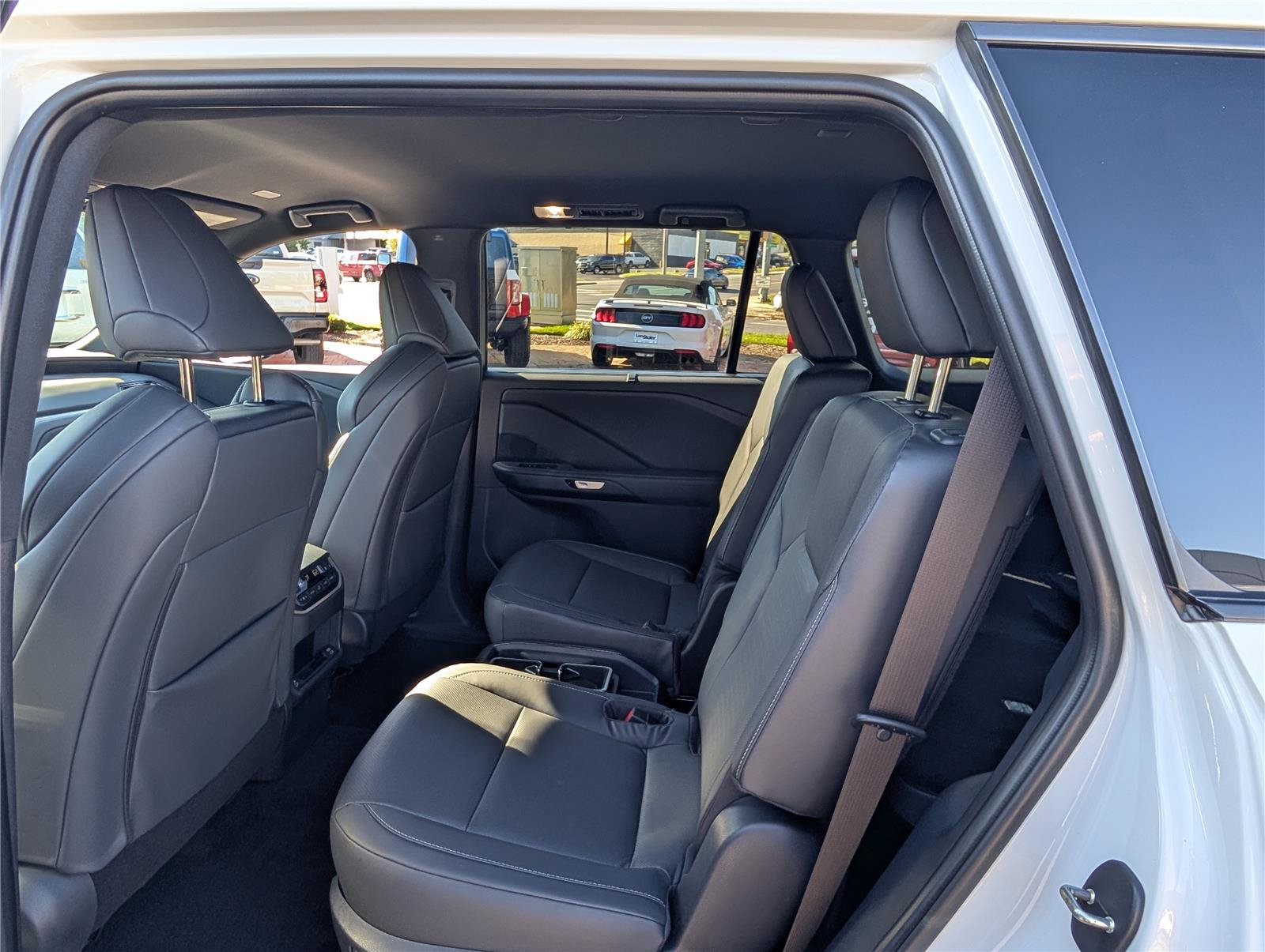 Used 2026 Lexus TX 500h AWD w/ Technology Package image 17