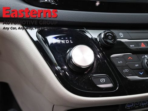 Used 2023 Chrysler Voyager LX FWD image 13