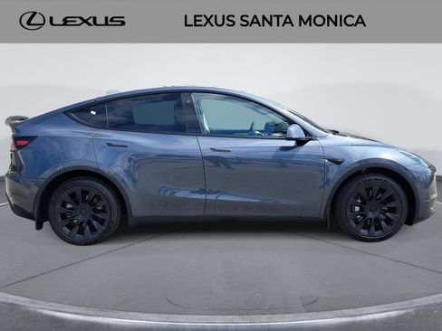 Used 2023 Tesla Model Y Long Range AWD/4WD image 4