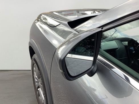 Used 2022 Nissan Pathfinder SV image 11