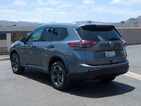 Certified 2025 Nissan Rogue SV w/ SV Premium Package FWD image 8